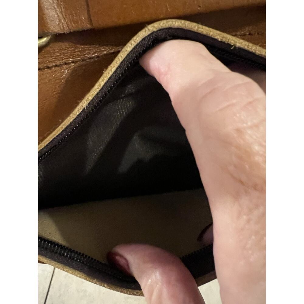 Brown Leather Messenger Bag Vintage 11x10x3 Some Wear And Buckle Is Loose As Is - Picture 16 of 16